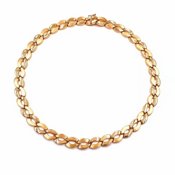 Gold Oval Link Necklace