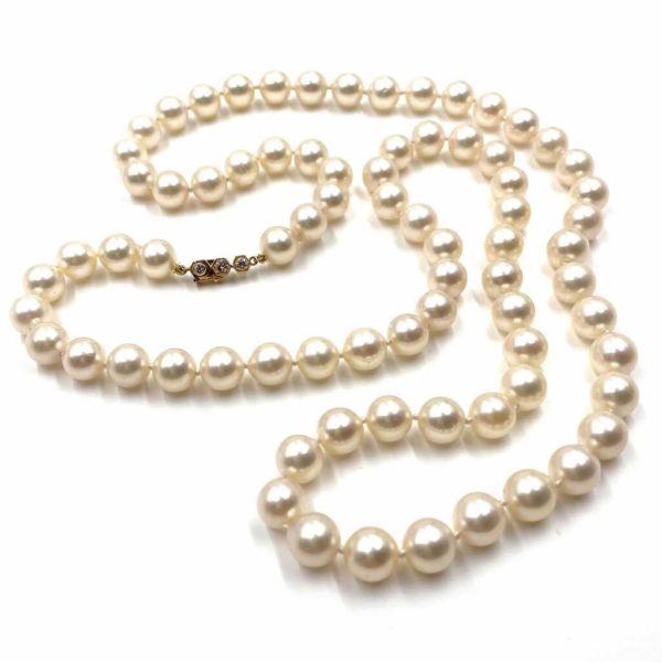 Van Cleef Pearl Necklace with Gold Diamond Clasp