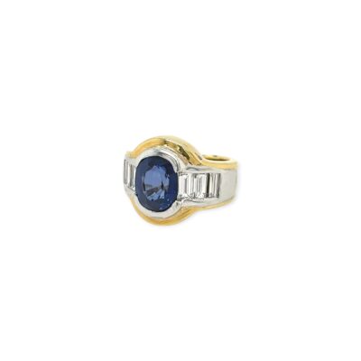 Oval Sapphire Gold Diamond Ring